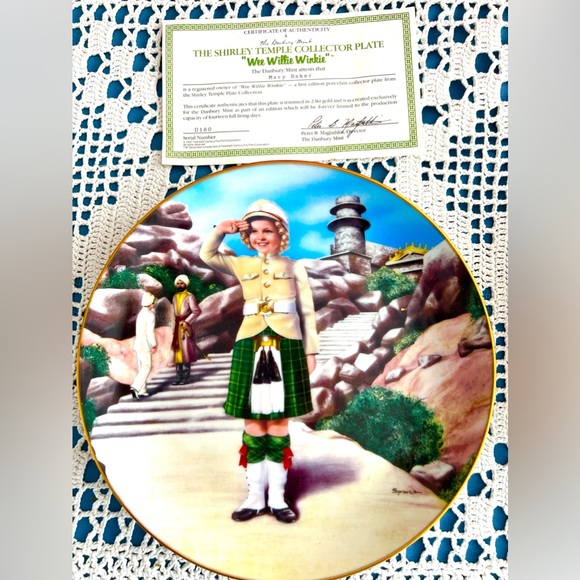 Shirley Temple Wee Willie Winkie Danbury Plate in original pkg with COA - Picture 2 of 7